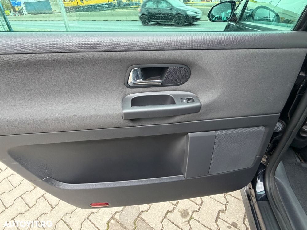 Volkswagen Sharan 2.0 TDI DPF BlueMotion Comfortline - 28