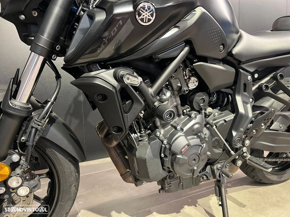 Yamaha MT-07 - 2
