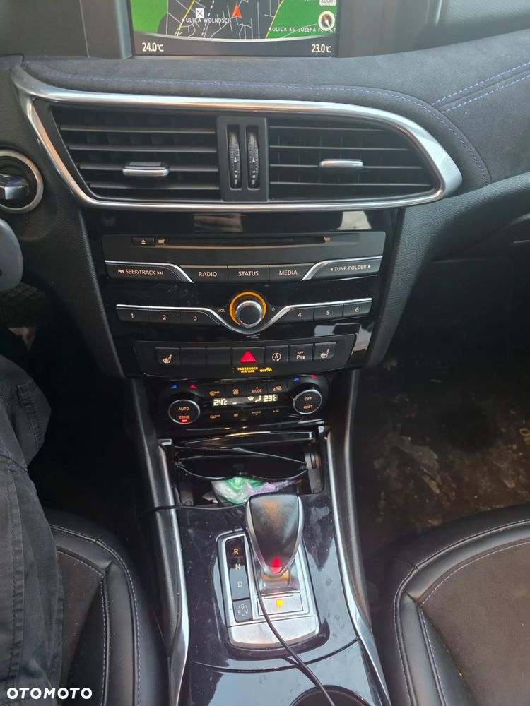 Infiniti Q30 2.2d DCT AWD City Black Edition - 14