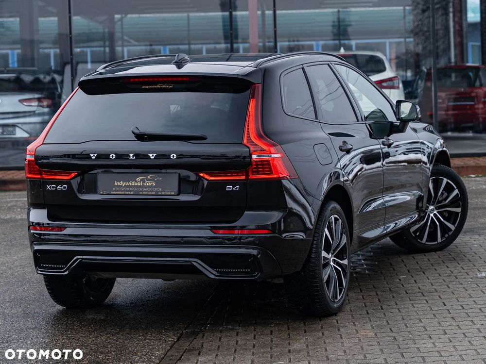 Volvo XC 60 B4 B Plus Dark - 3