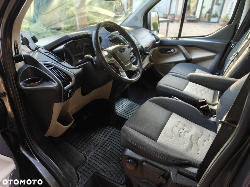 Ford Tourneo Custom - 5