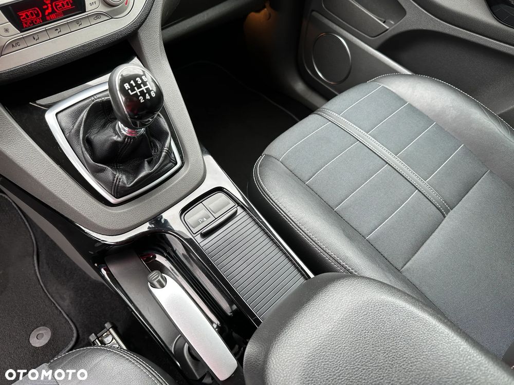 Ford Kuga - 14