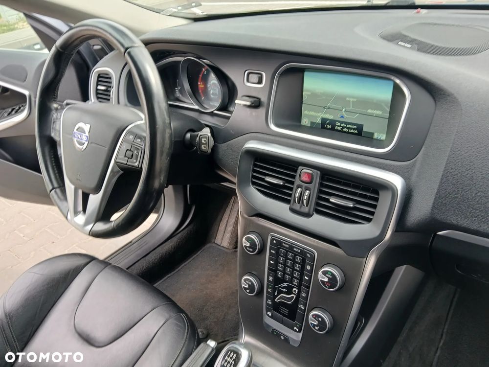 Volvo V40 D4 Drive-E Ocean Race - 10