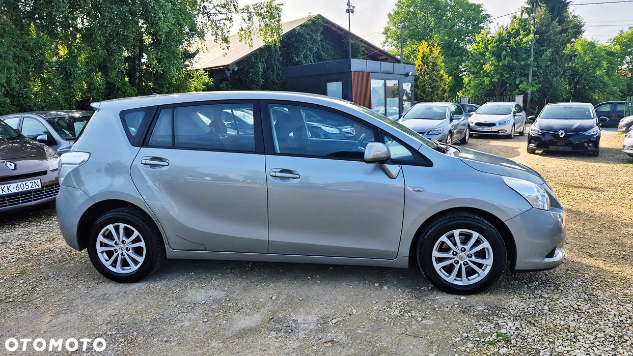 Toyota Verso 1.8 Executive - 11
