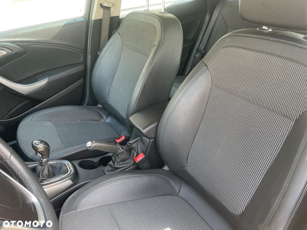Opel Astra 1.4 Turbo Design Edition - 12