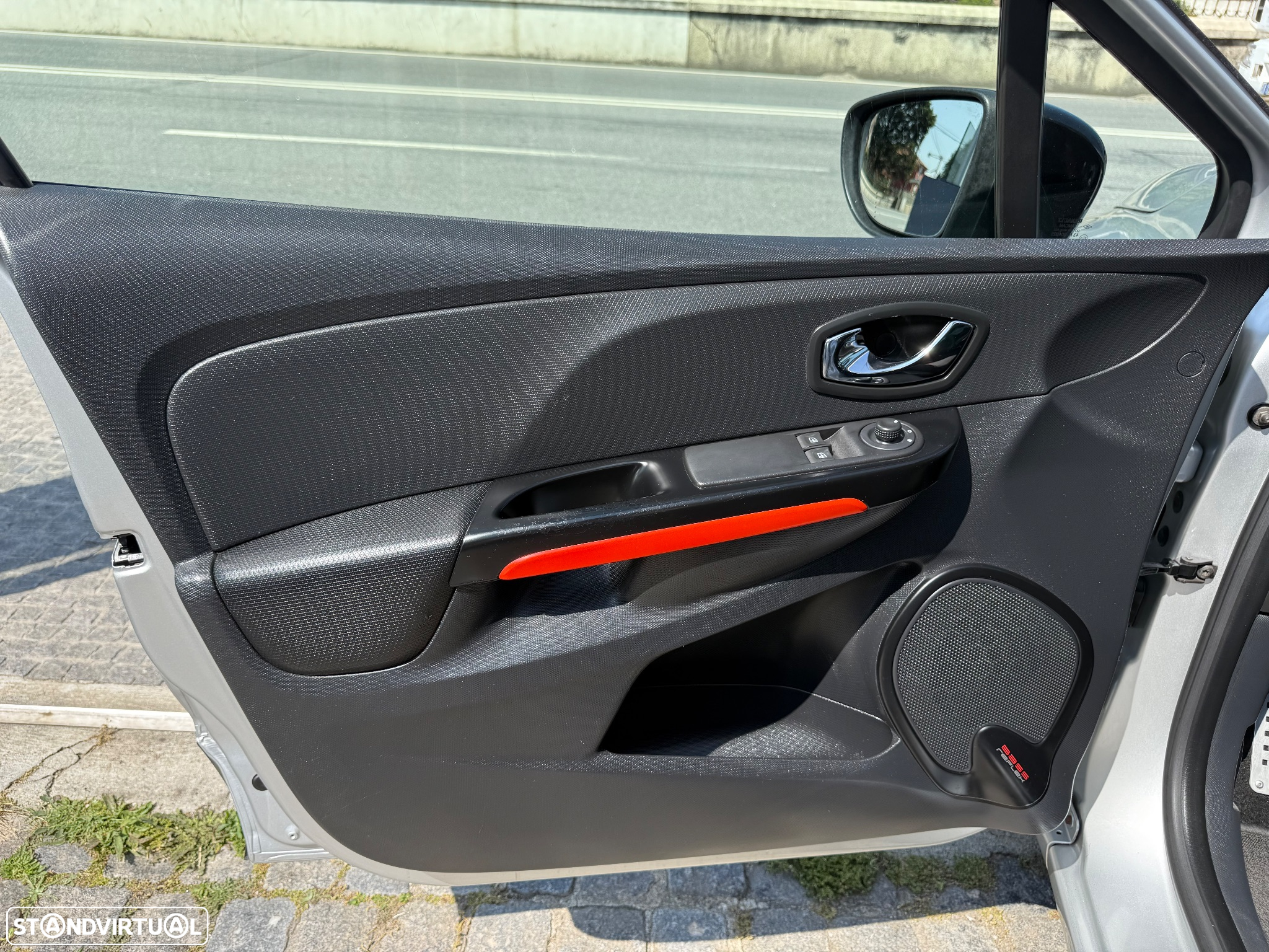 Renault Clio 1.5 dCi Dynamique S - 16