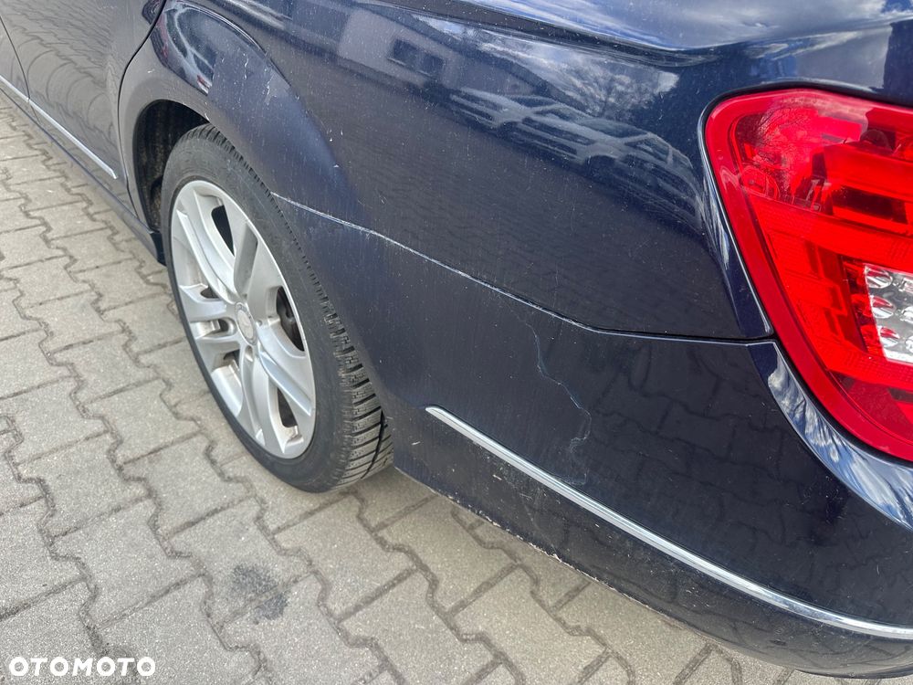 Mercedes-Benz Klasa C 180 CGI Automatik BlueEFFICIENCY Avantgarde - 36