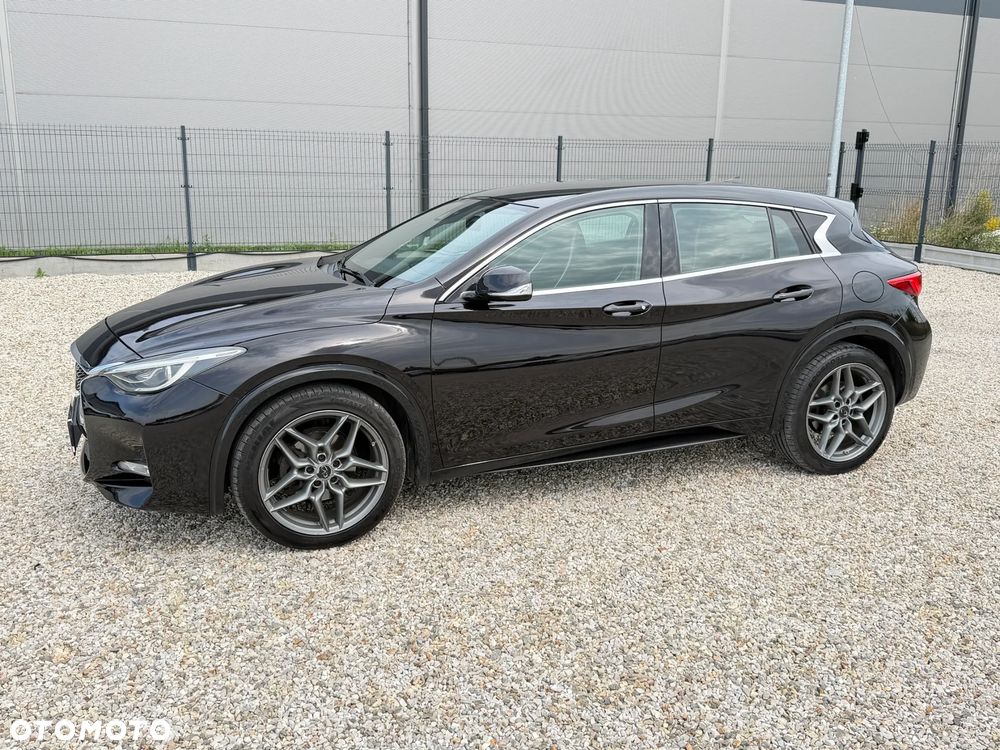Infiniti Q30 1.6t Sport 7DCT - 9