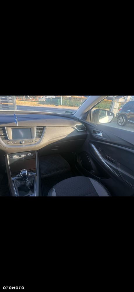 Opel Grandland X 1.2 T GPF Design&Tech S&S - 12