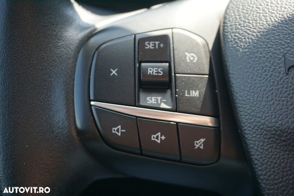 Ford Kuga - 16