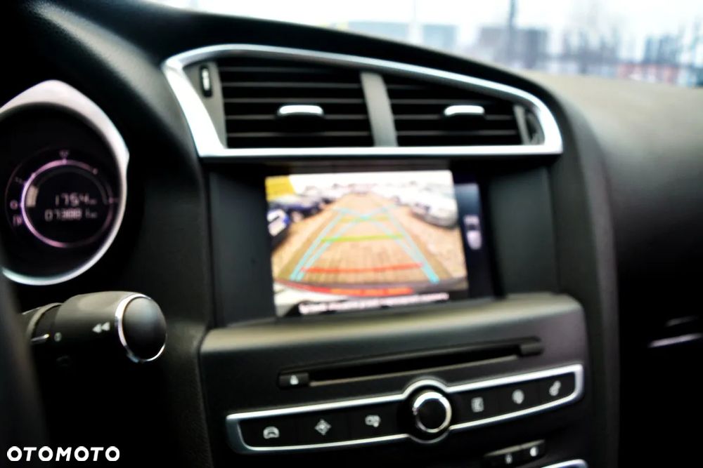 Citroën DS4 HDi 115 Chic - 10