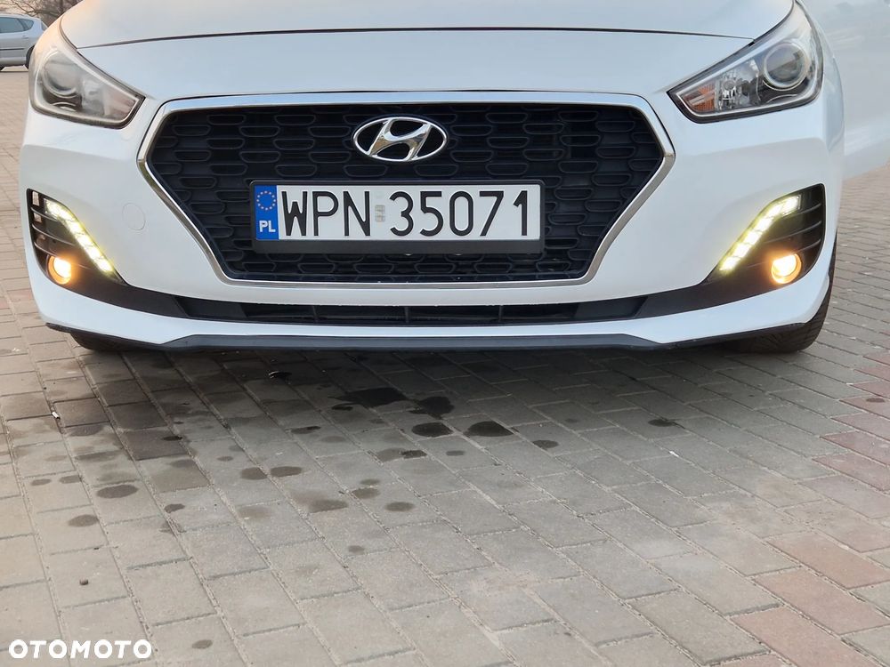 Hyundai i30 1.6 CRDI DCT EDITION 30 - 31