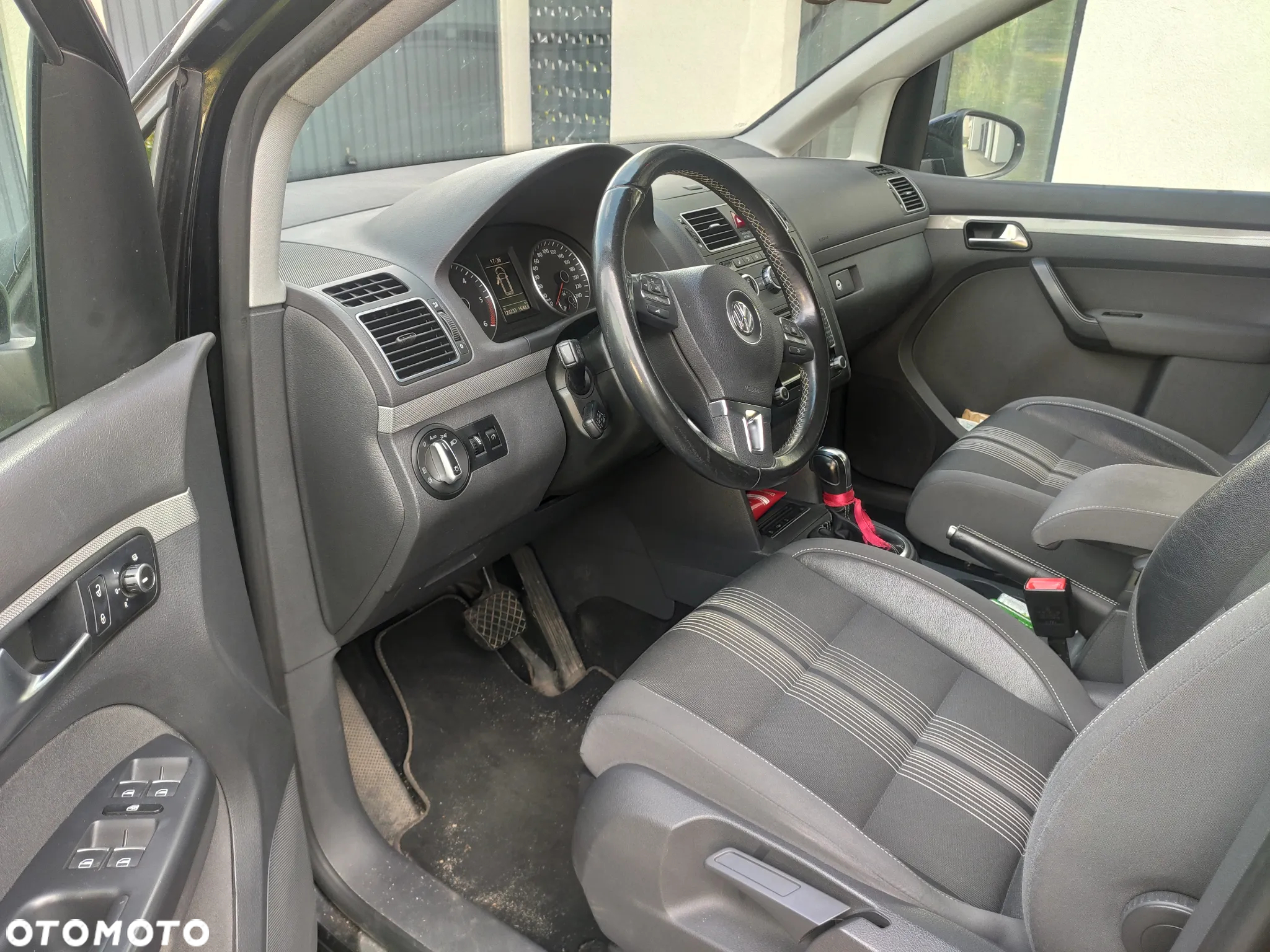 Volkswagen Touran 2.0 TDI DPF BlueMotion Technology DSG MATCH - 7