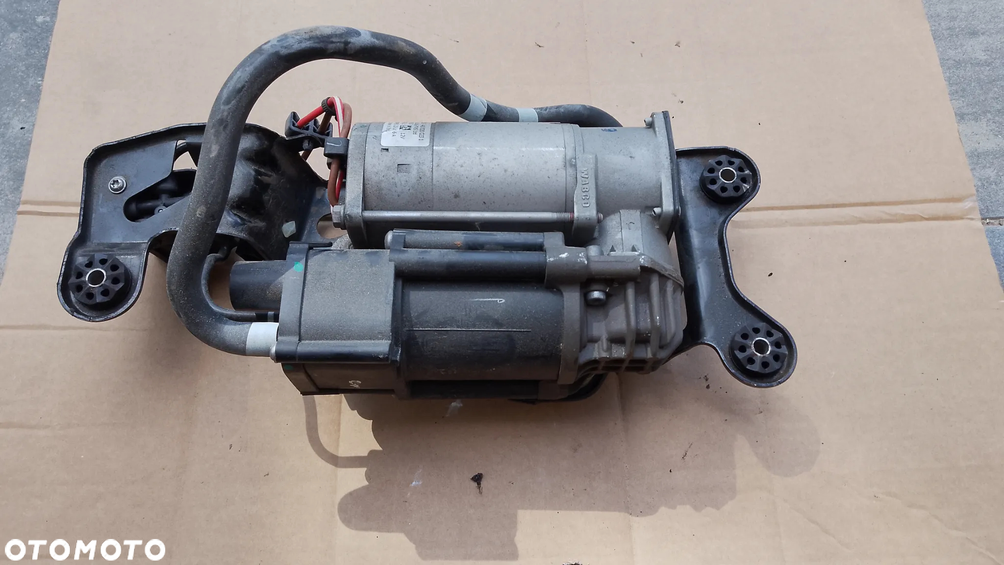 BMW X5 F15 3.0D KOMPRESOR ZAWIESZENIABMW X5 F15 3.0D KOMPRESOR ZAWIESZENIA 6875177 - 2