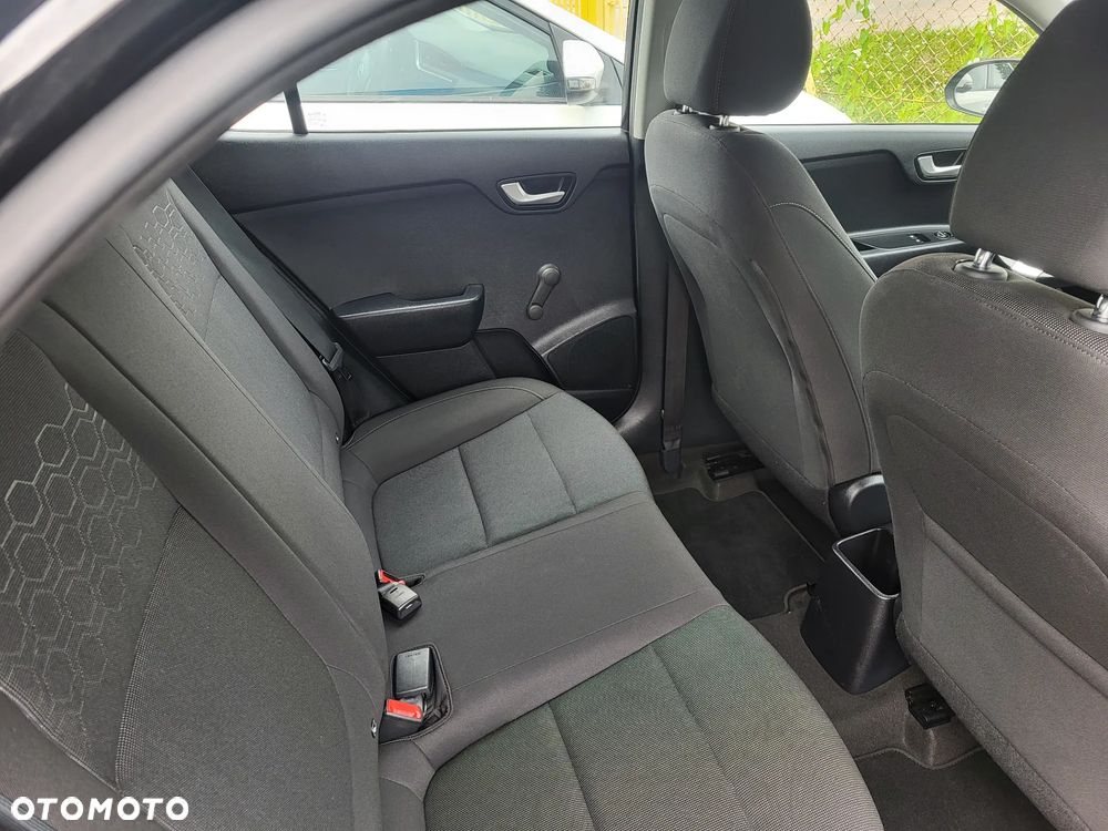 Kia Rio - 19