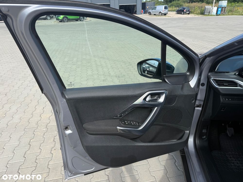 Peugeot 2008 1.6 VTi Style - 21