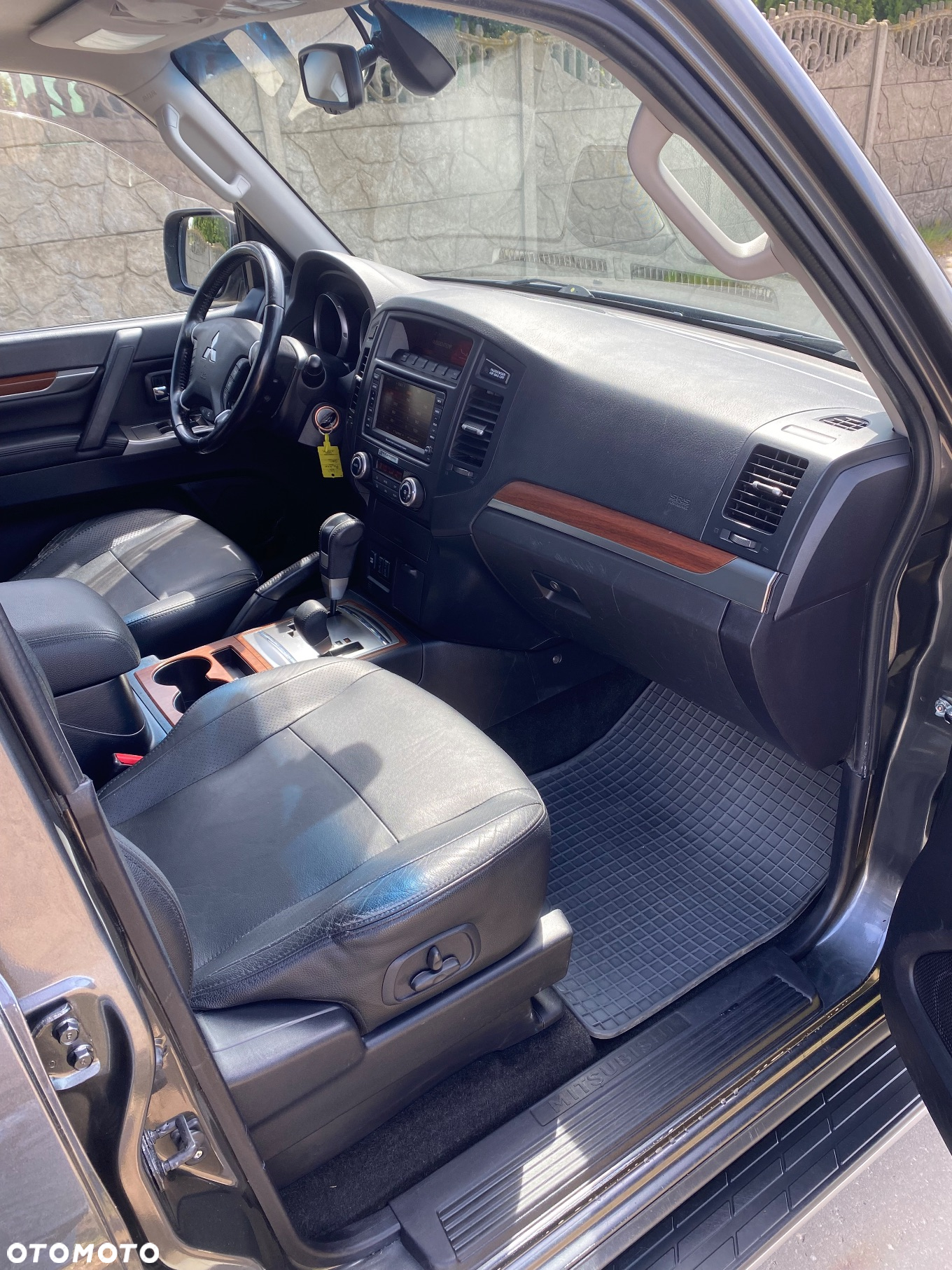 Mitsubishi Pajero - 29
