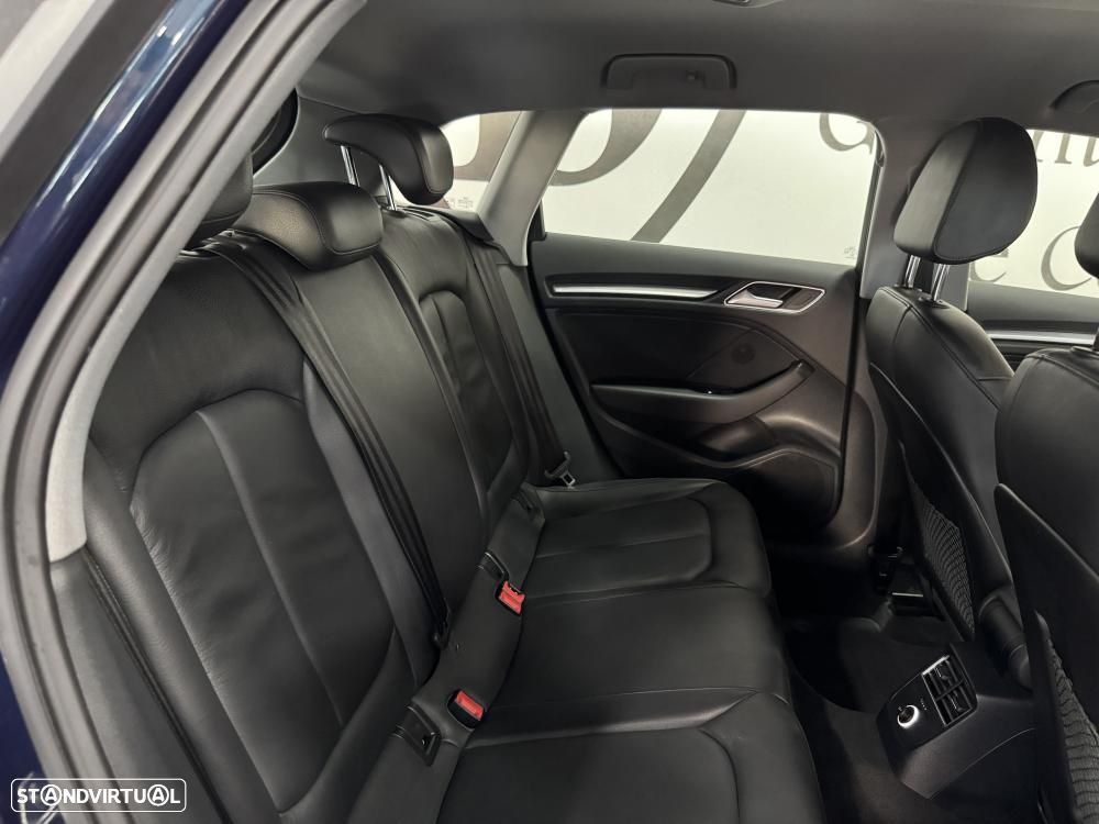 Audi A3 Sportback 30 TFSI Design - 44