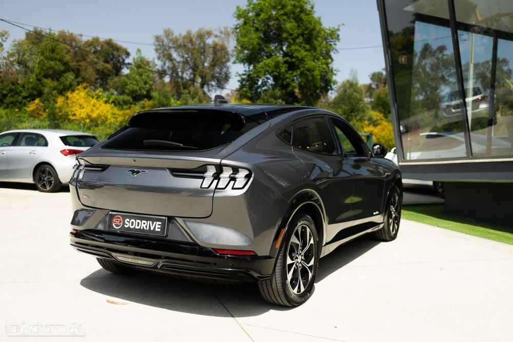 Ford Mustang Mach-E 75.7 kWh Premium AWD - 6