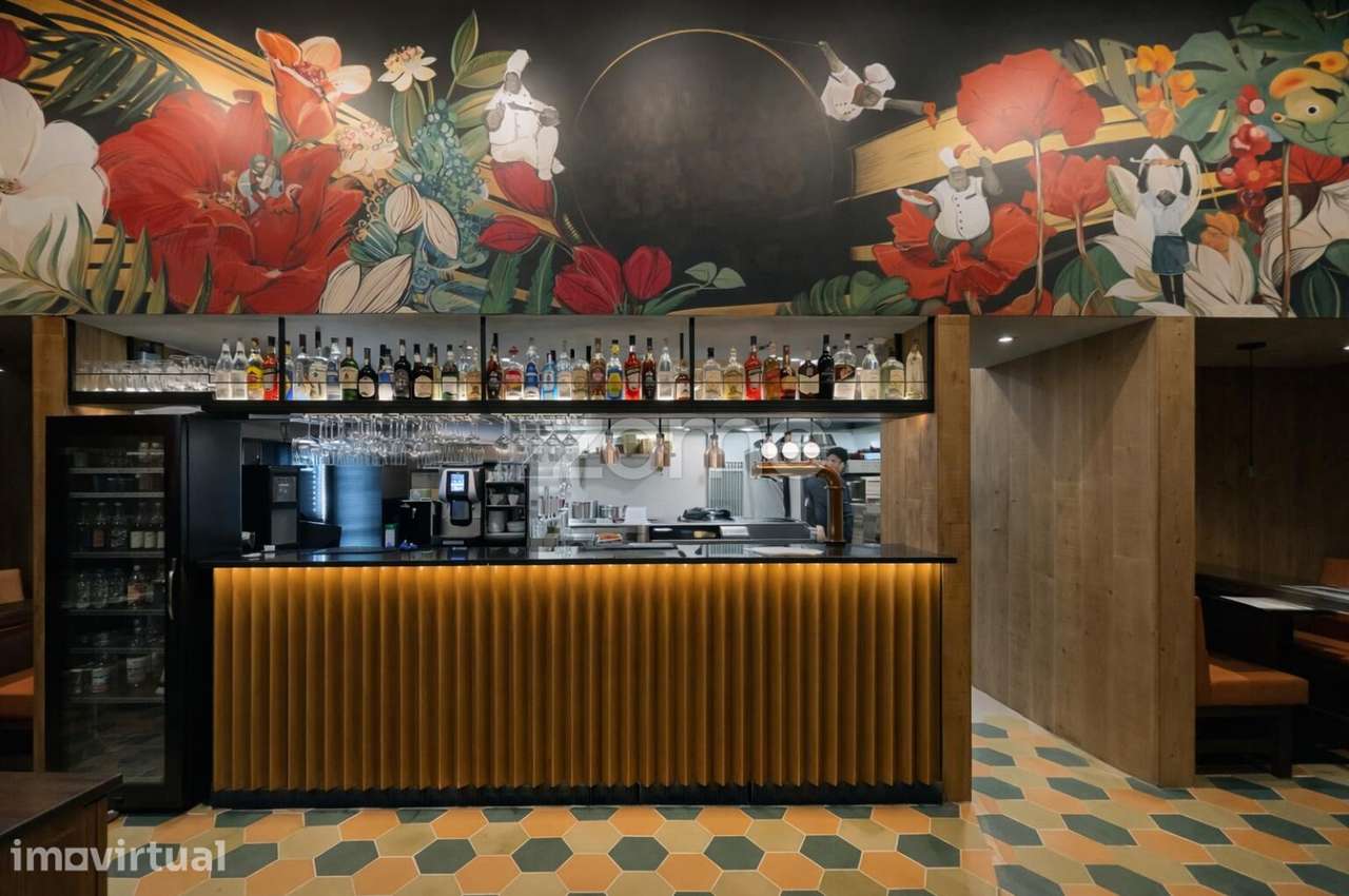 Loja com restaurante premium em Massamá - Grande imagem: 4/21