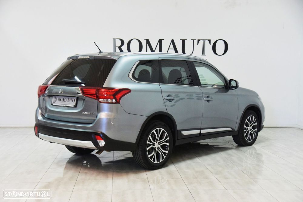 Mitsubishi Outlander 2.2 DI-D Intense - 6