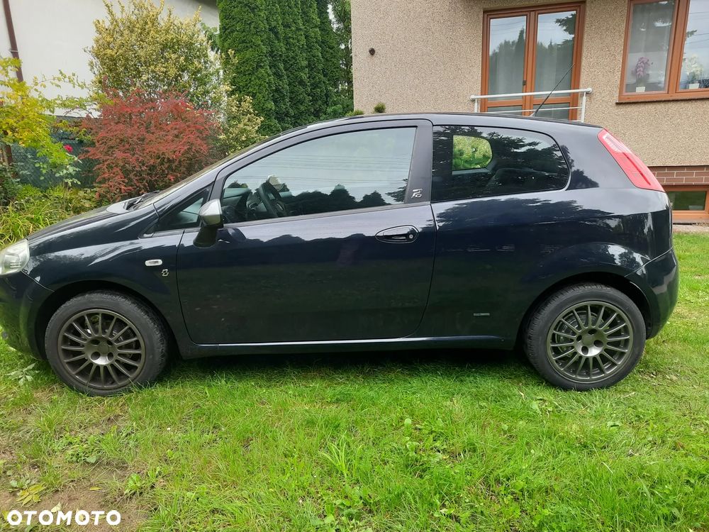Fiat Grande Punto 2008 photo 4