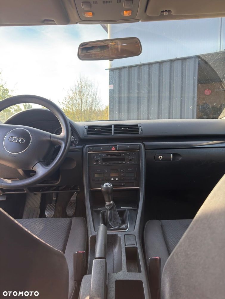 Audi A4 Limousine - 6