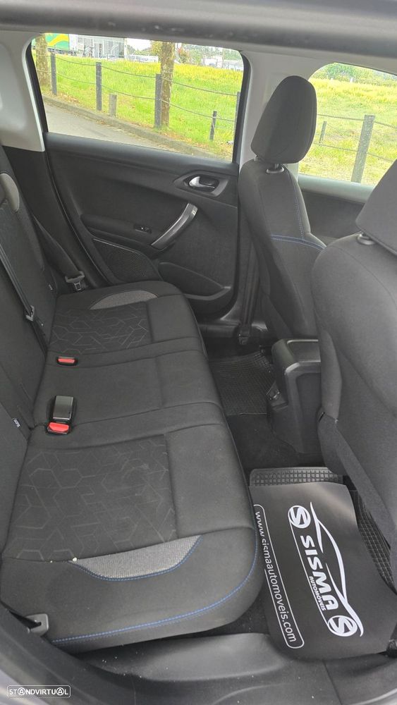 Peugeot 2008 1.2 PureTech Style - 36