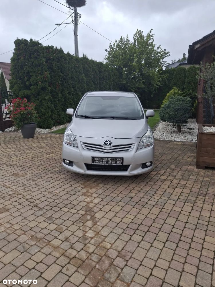 Toyota Verso 2.0 D-4D - 4