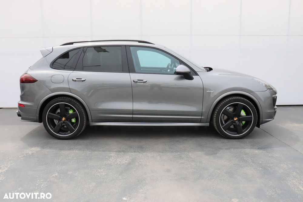 Porsche Cayenne 4.2 L S - 7