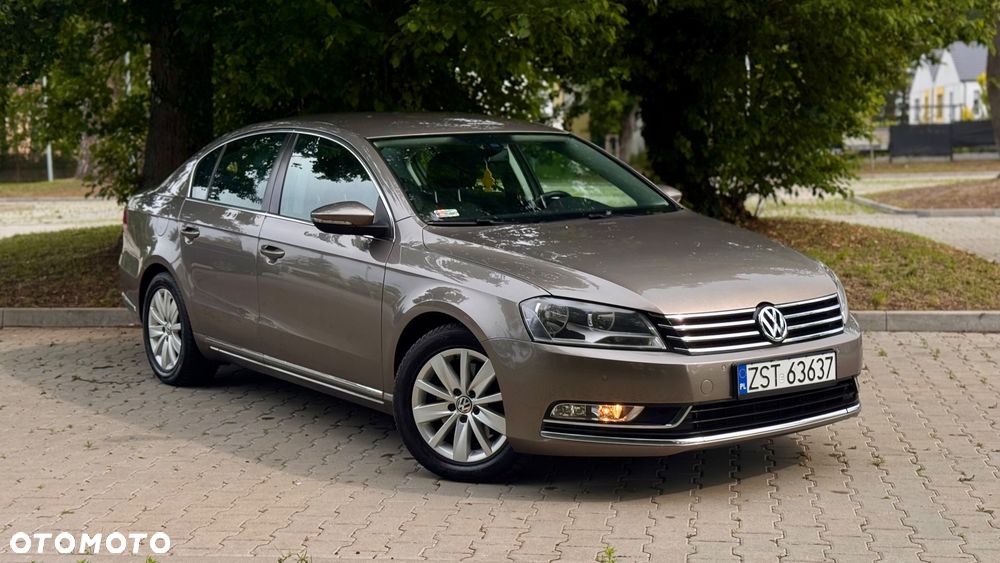 Volkswagen Passat 1.8 TSI Exclusive - 17