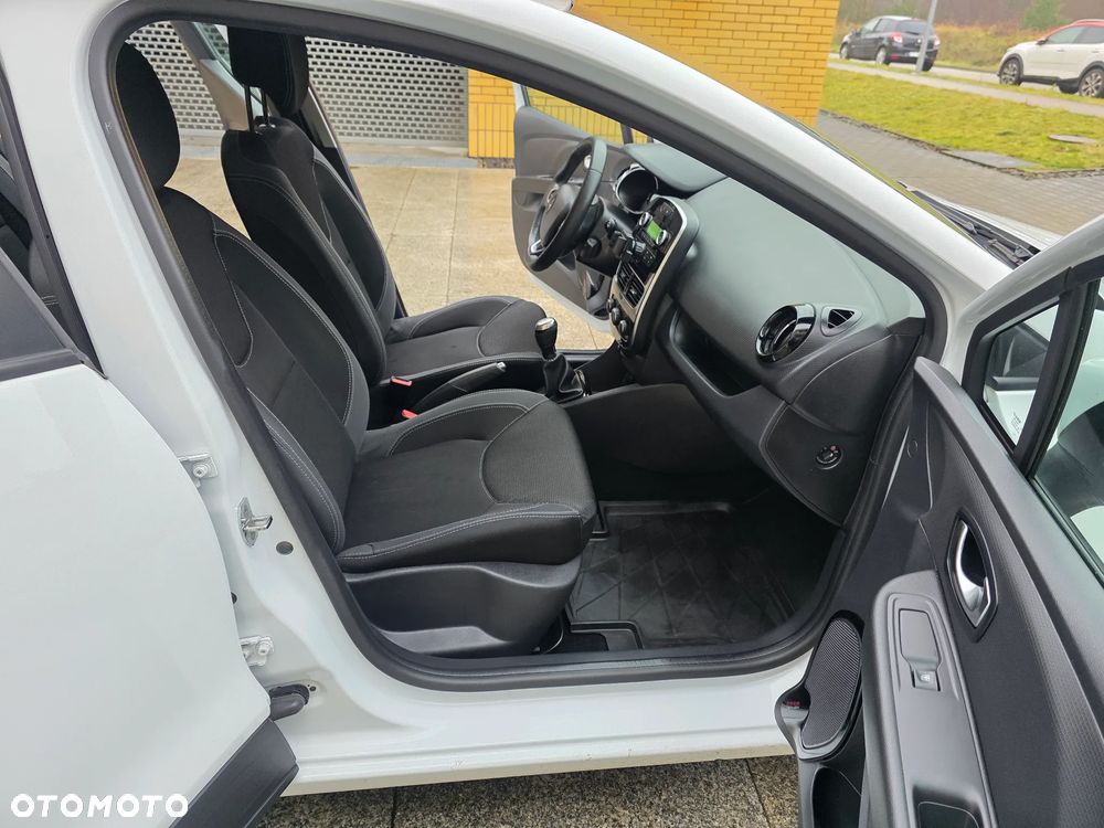 Renault Clio 1.2 16V Life - 12