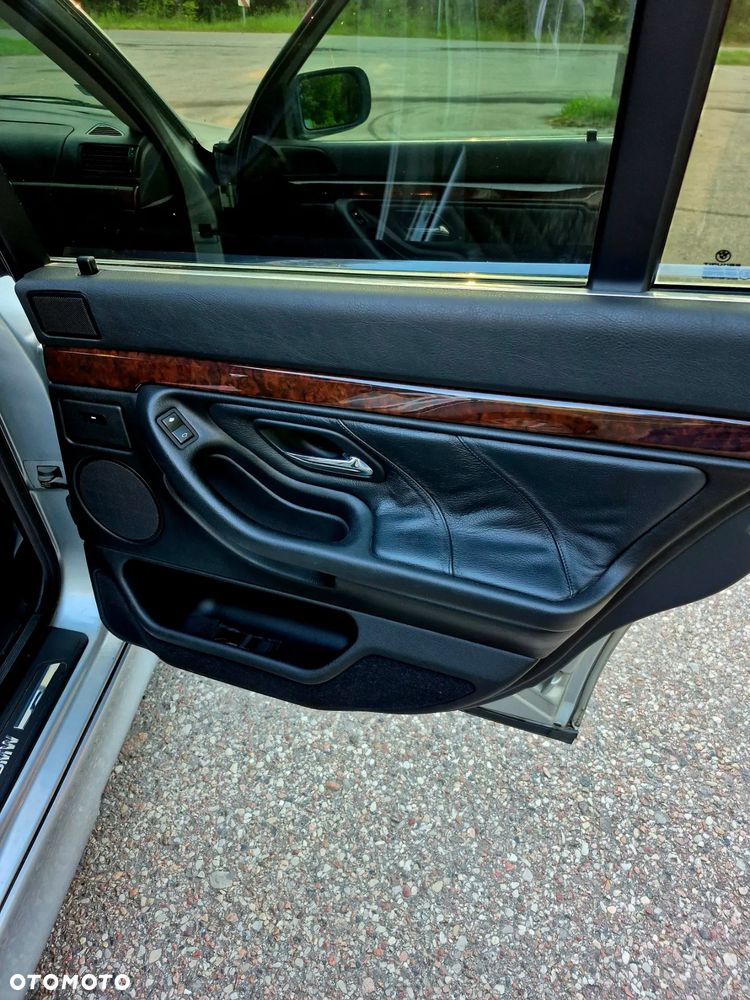 BMW Seria 7 740i - 15