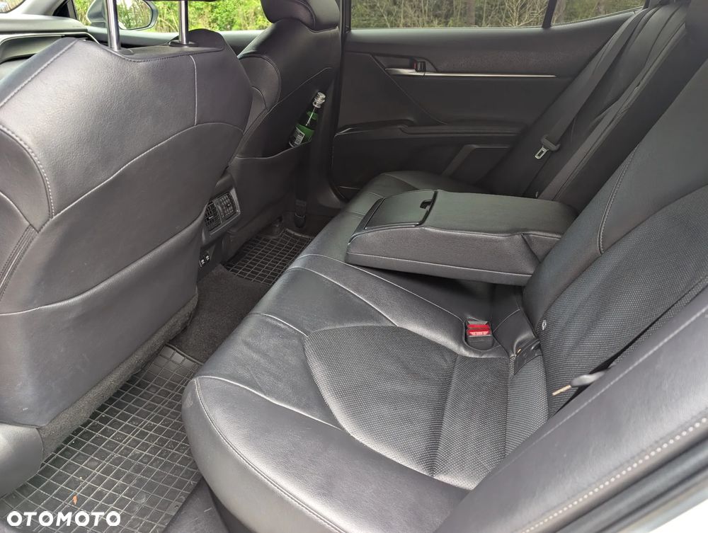 Toyota Camry 2.5 Hybrid Comfort CVT - 6