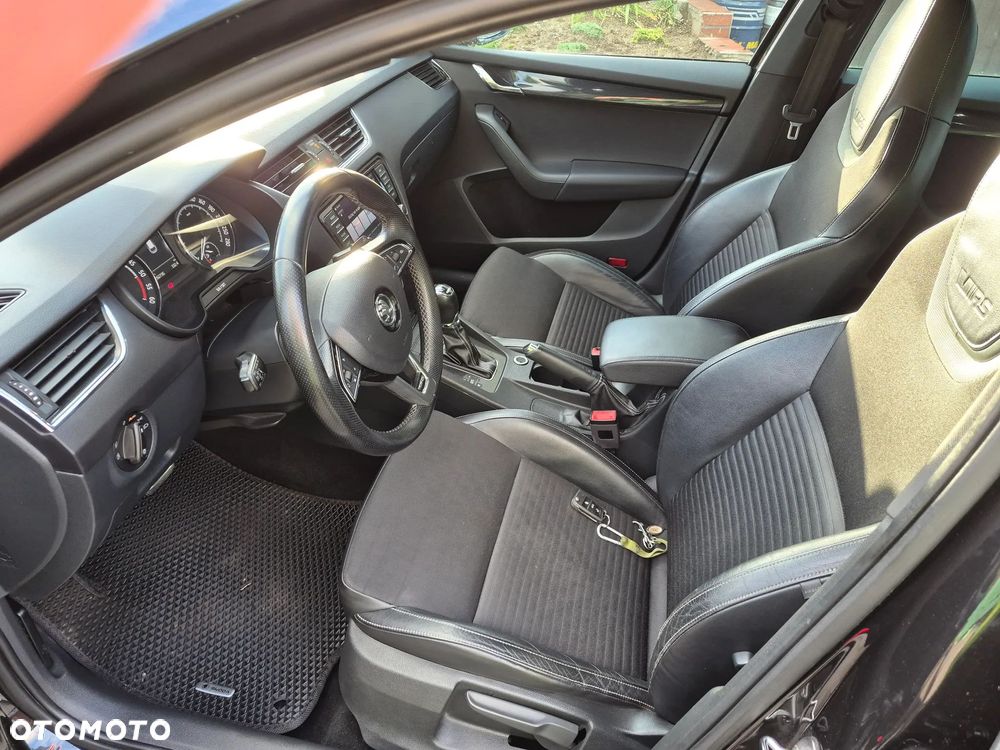 Skoda Octavia 2.0 TDI DSG RS - 7