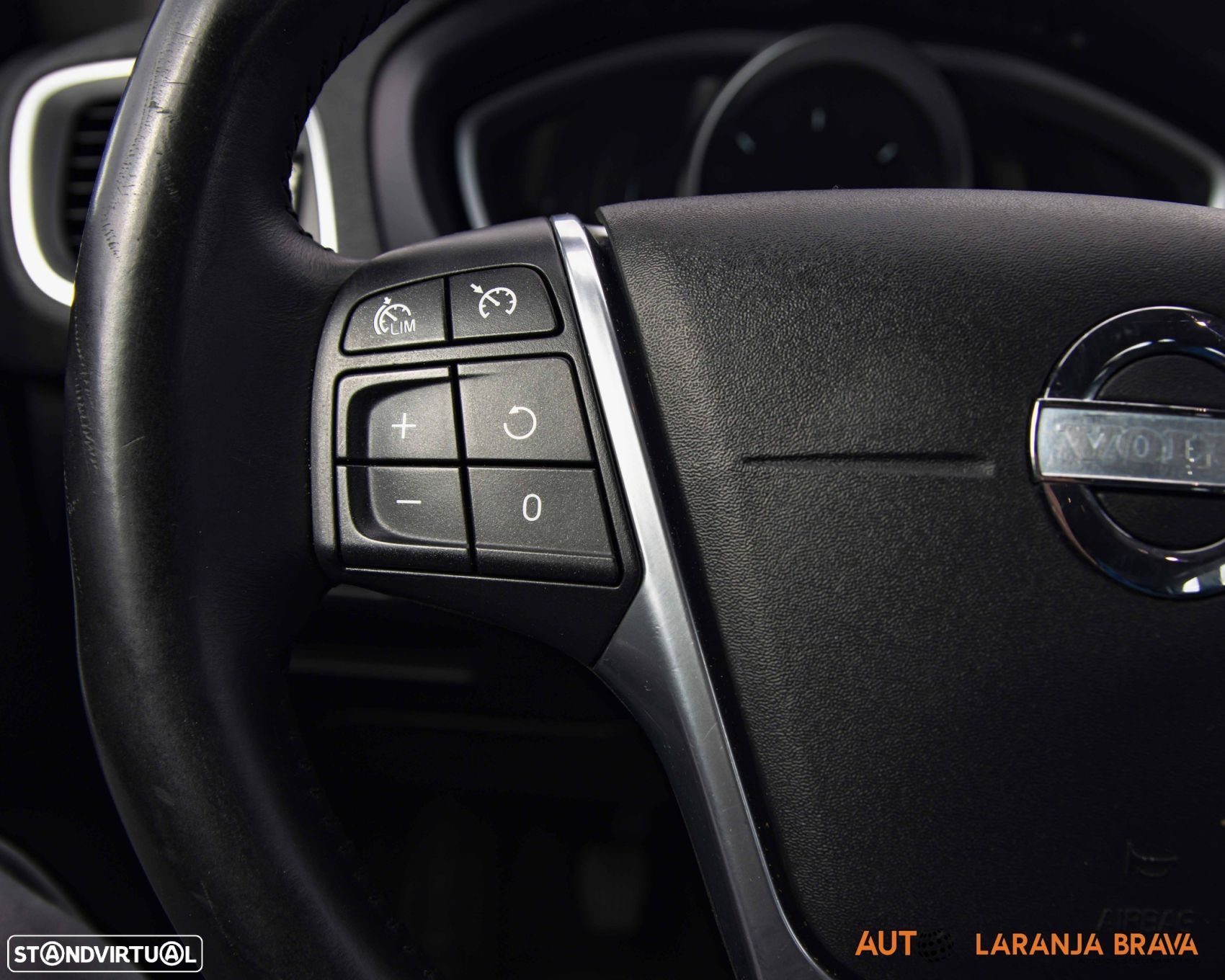 Volvo V40 Cross Country 1.6 D2 Summum - 28