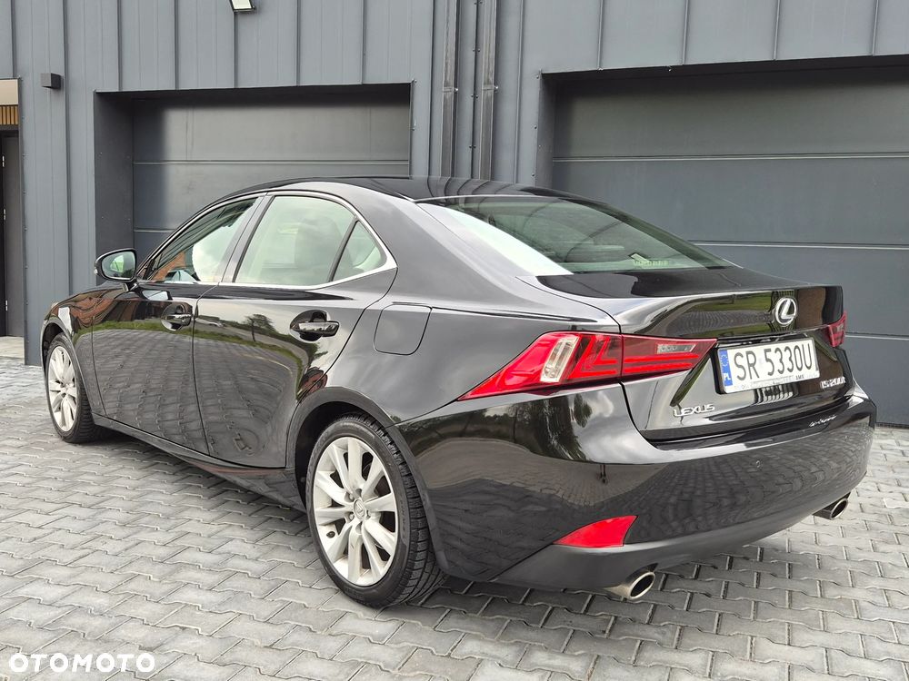 Lexus IS - 7