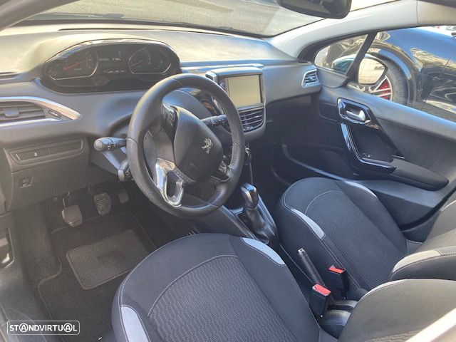 Peugeot 208 1.2 PureTech Style - 6