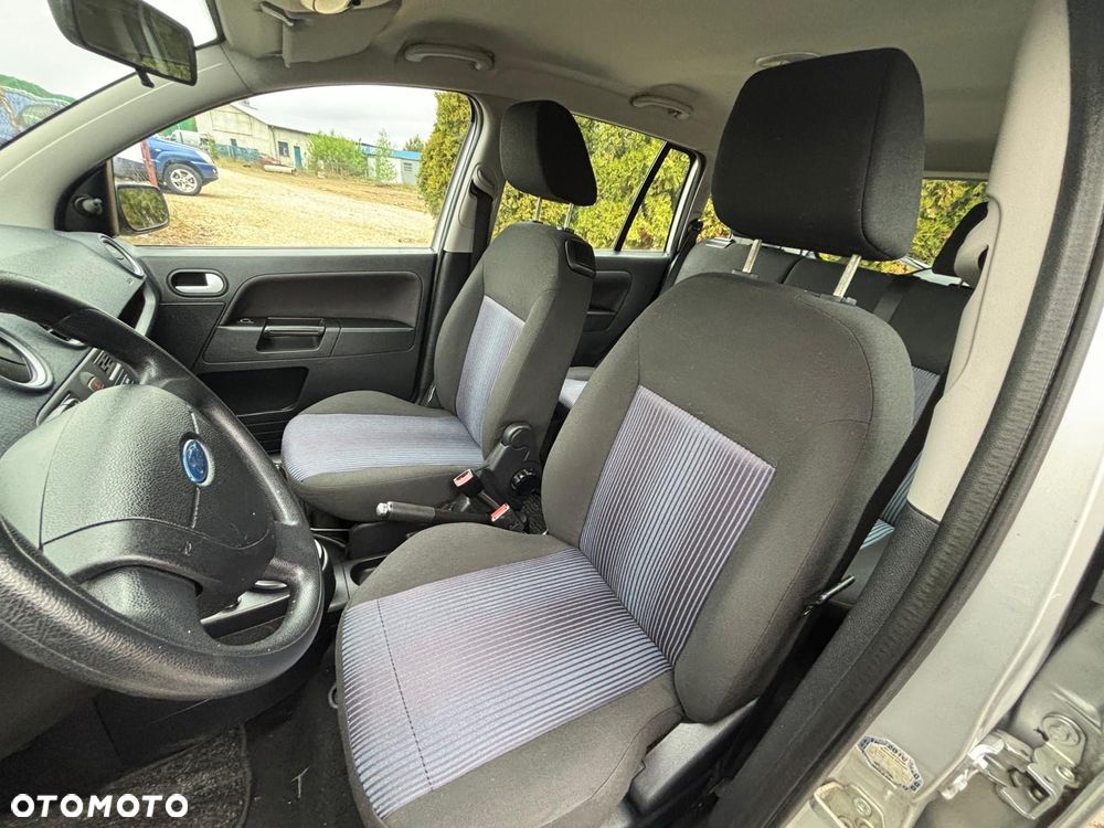 Ford Fusion - 21