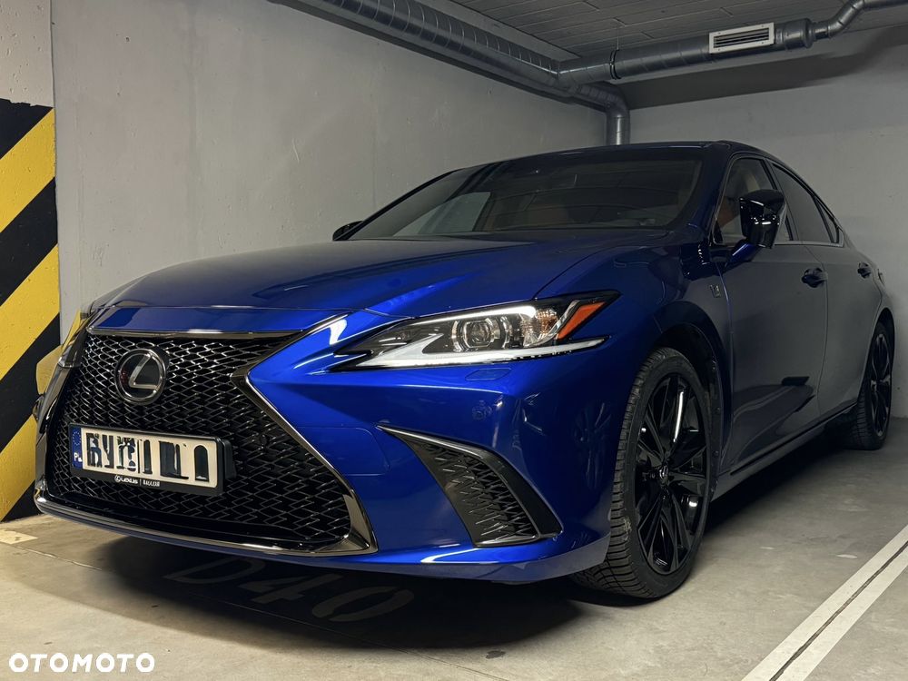 Lexus ES 300h F Sport Design - 6