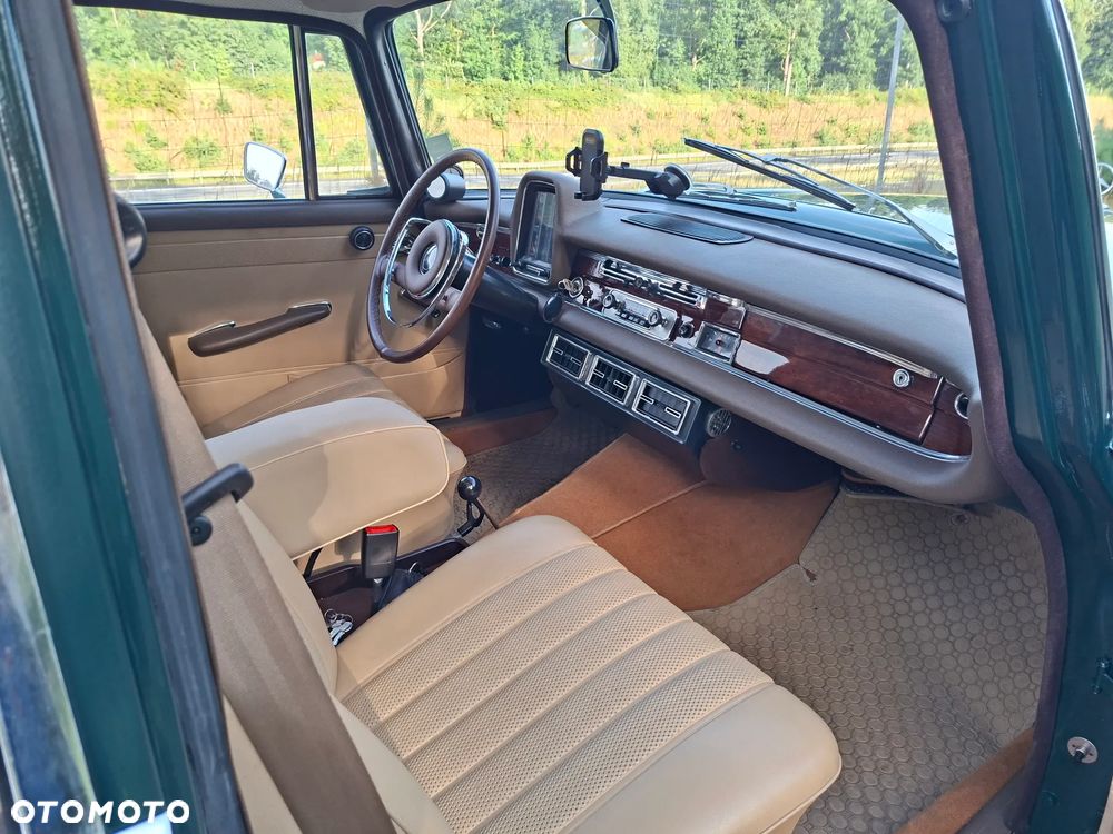 Mercedes-Benz W111 - 16