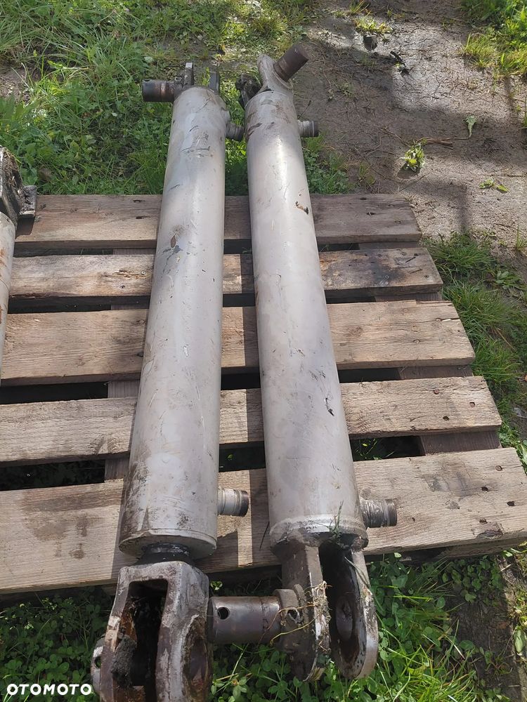 Siłownik Hydrauliczny - 2