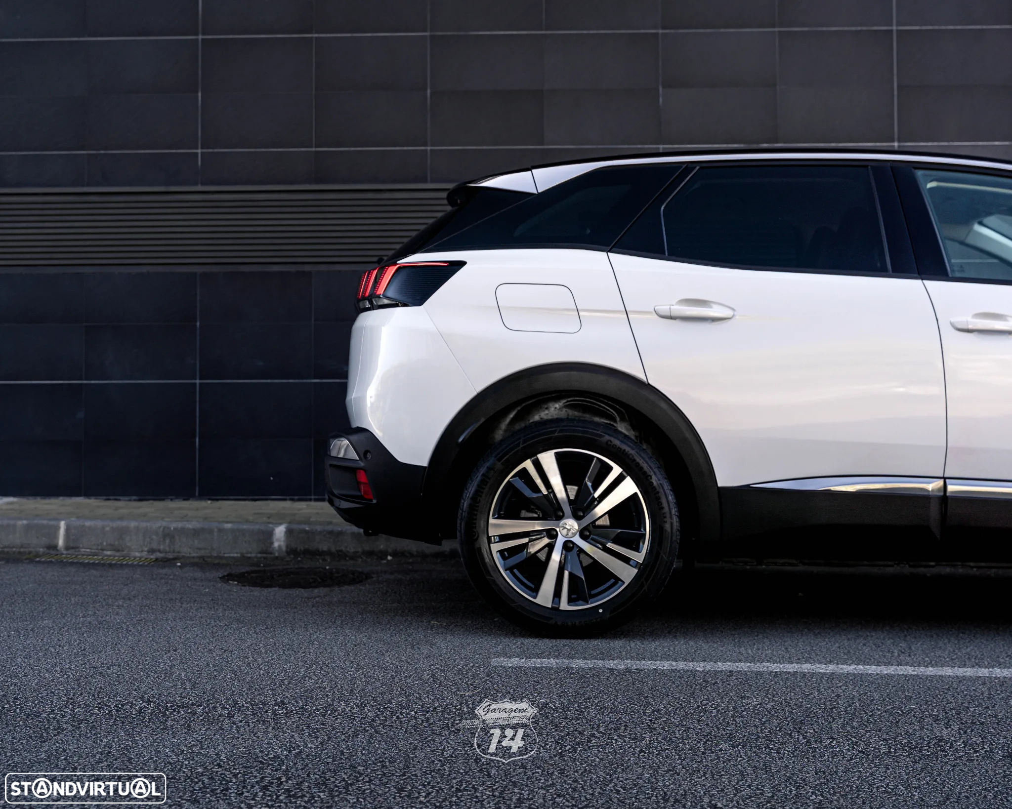Peugeot 3008 1.2 PureTech Allure J18 - 23