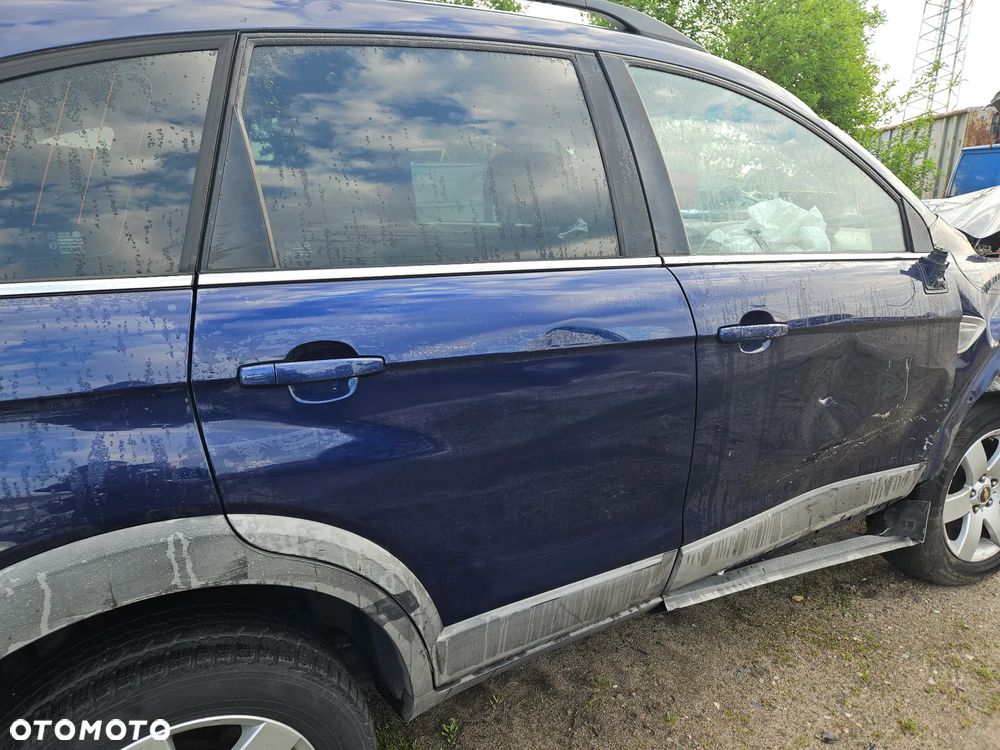 Chevrolet Captiva C100 2,4 benzyna 100kW 136KM 2007r lak. 47U skóry hak - 4