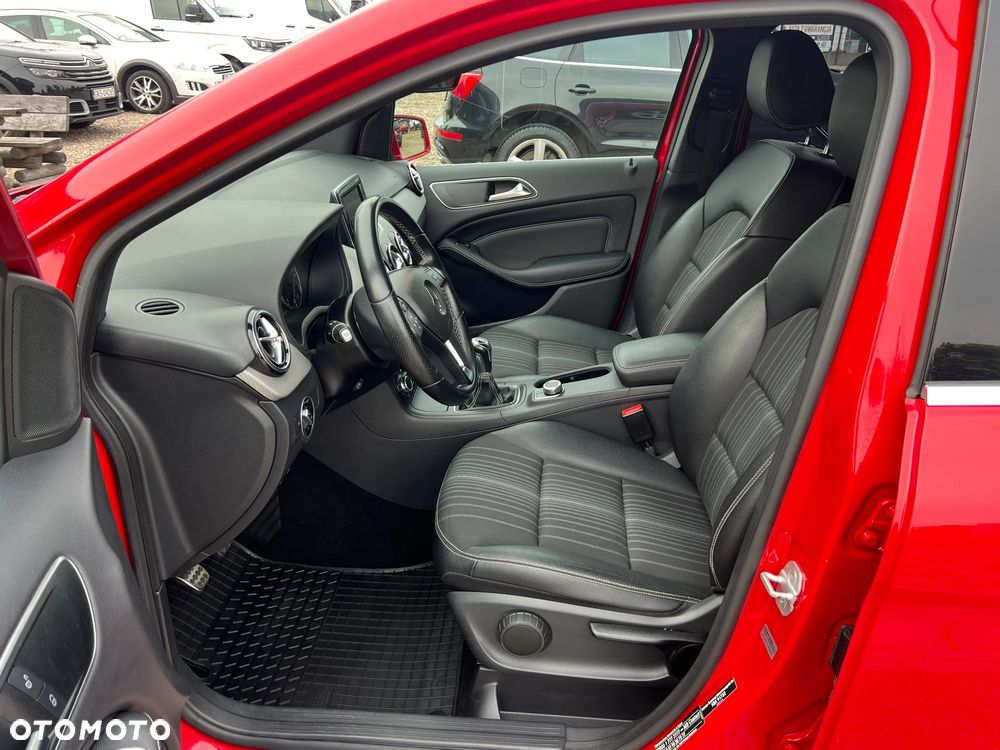 Mercedes-Benz Klasa B 200 CDI (BlueEFFICIENCY) - 14