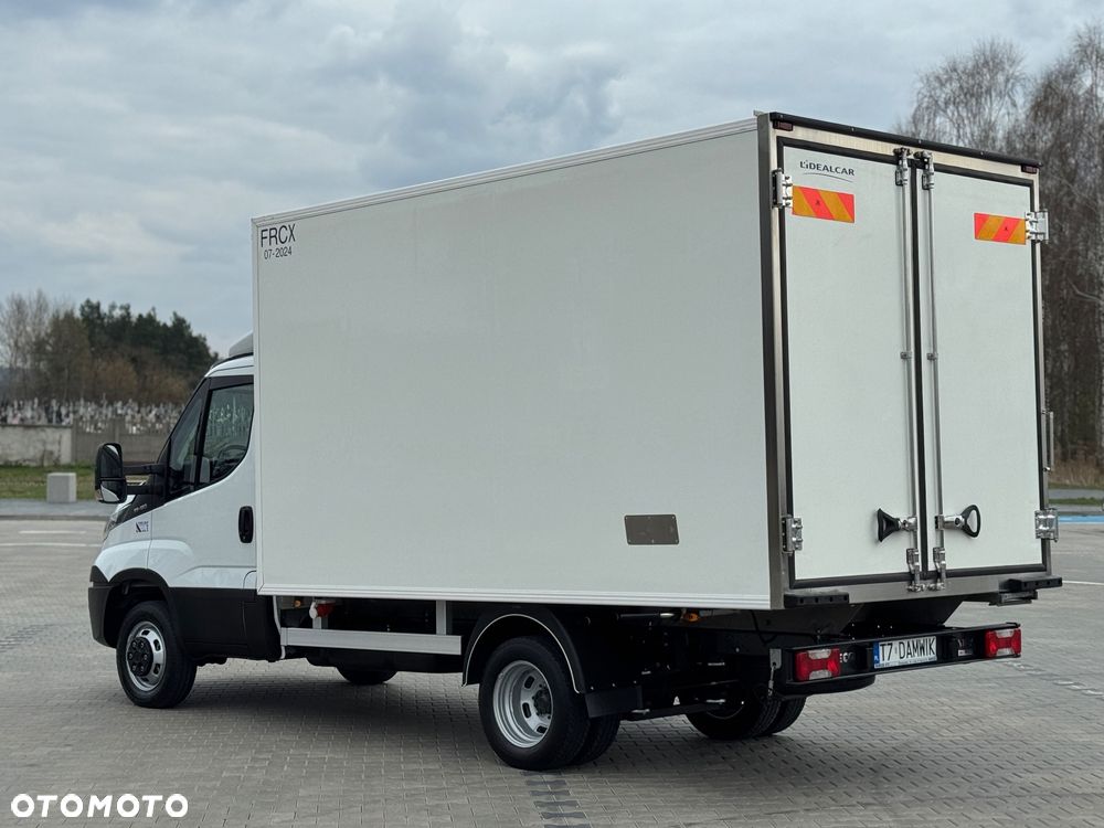 Iveco Daily‼️35/50C18‼️3.0 HI-MATIC Chłodnia/Mroźnia zakres -29C/+20C Grzanie Carrier XARIOS 500 Grube Ściany/Podłoga Przegroda komorowa‼️ na bliźniaku Poduszki Pneumatyczne DMC3500kg Zewnętrzne źródło zasilania 400V - 7