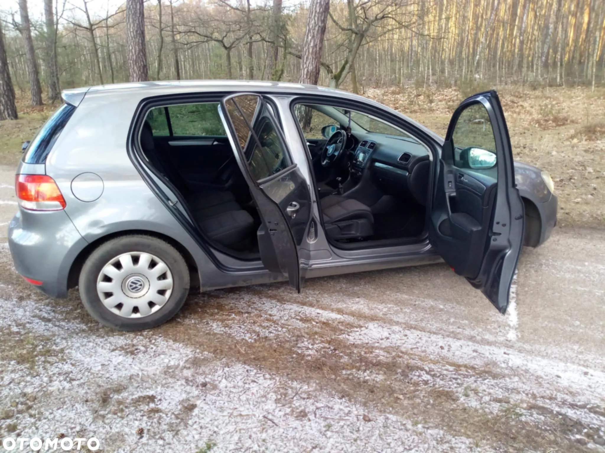 Volkswagen Golf VI 2.0 TDI Comfortline - 10