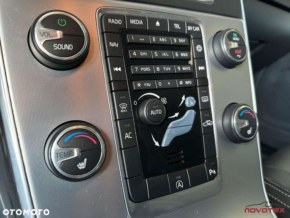 Volvo V60 T3 Momentum - 12