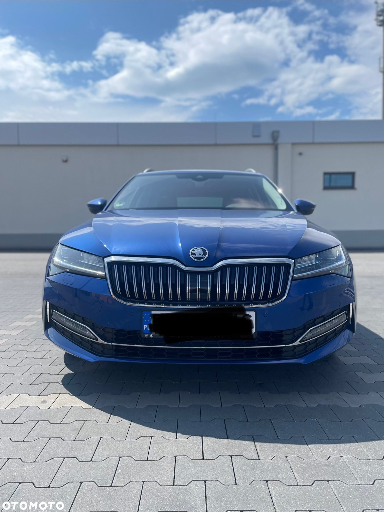 Skoda Superb 2.0 TDI L&K DSG - 1