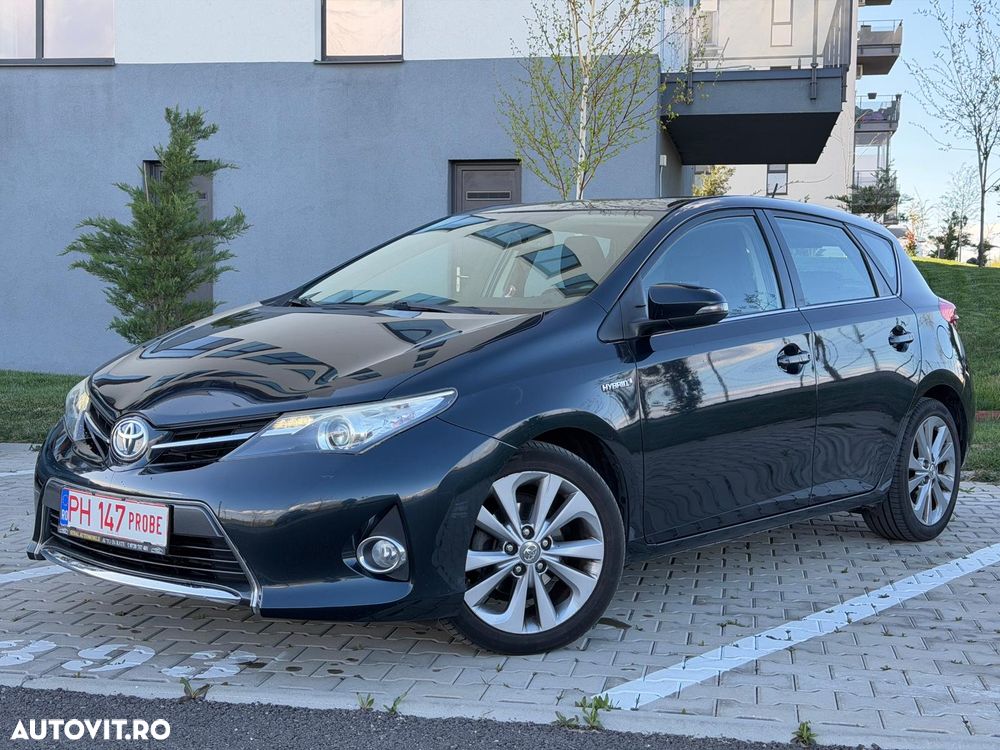 Toyota Auris 1.8 L VVT-i Luna - 1